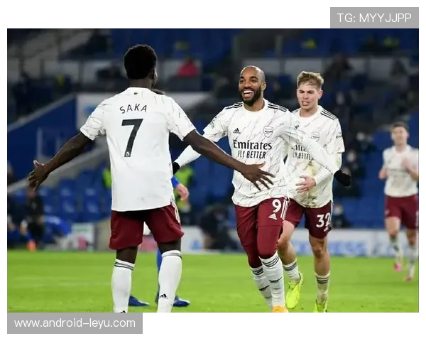 拉卡泽特：法国前锋归来，重燃球迷热情